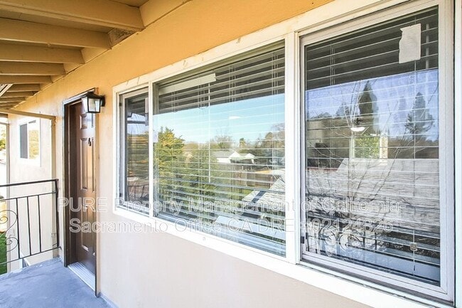 130 Elm St in Roseville, CA - Building Photo - Building Photo