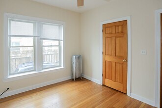 1946 W Leland Ave, Unit 2 in Chicago, IL - Building Photo - Building Photo