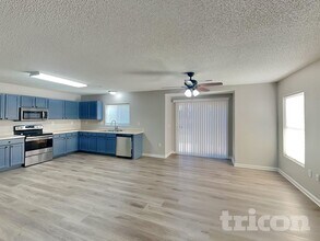 10242 Hugue Way in Charlotte, NC - Building Photo - Building Photo