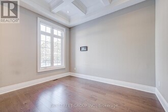 75 Douglas Rd in Richmond Hill, ON - Building Photo - Building Photo