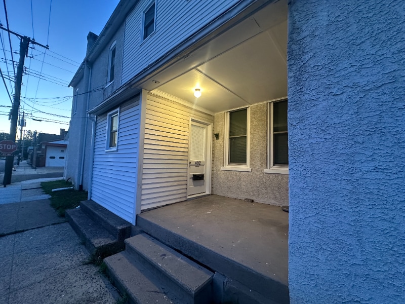 402 E Vine St in Stowe, PA - Building Photo