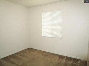 2315 Warhol Ave in Hanford, CA - Building Photo - Building Photo