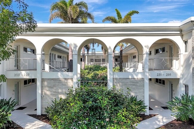 231 3rd Ave S in Naples, FL - Building Photo - Building Photo