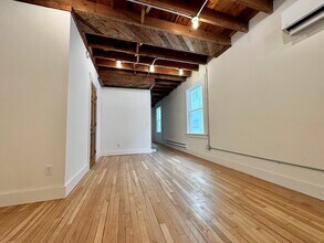 1546 Selby Ave, Unit B in St. Paul, MN - Building Photo - Building Photo