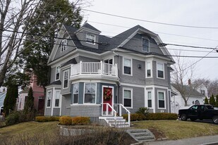 2 Elm St in Kennebunkport, ME - Building Photo