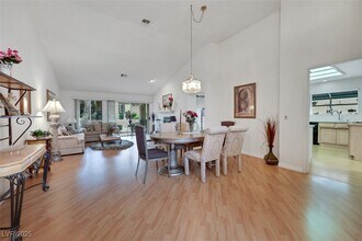8929 Marble Dr in Las Vegas, NV - Building Photo - Building Photo