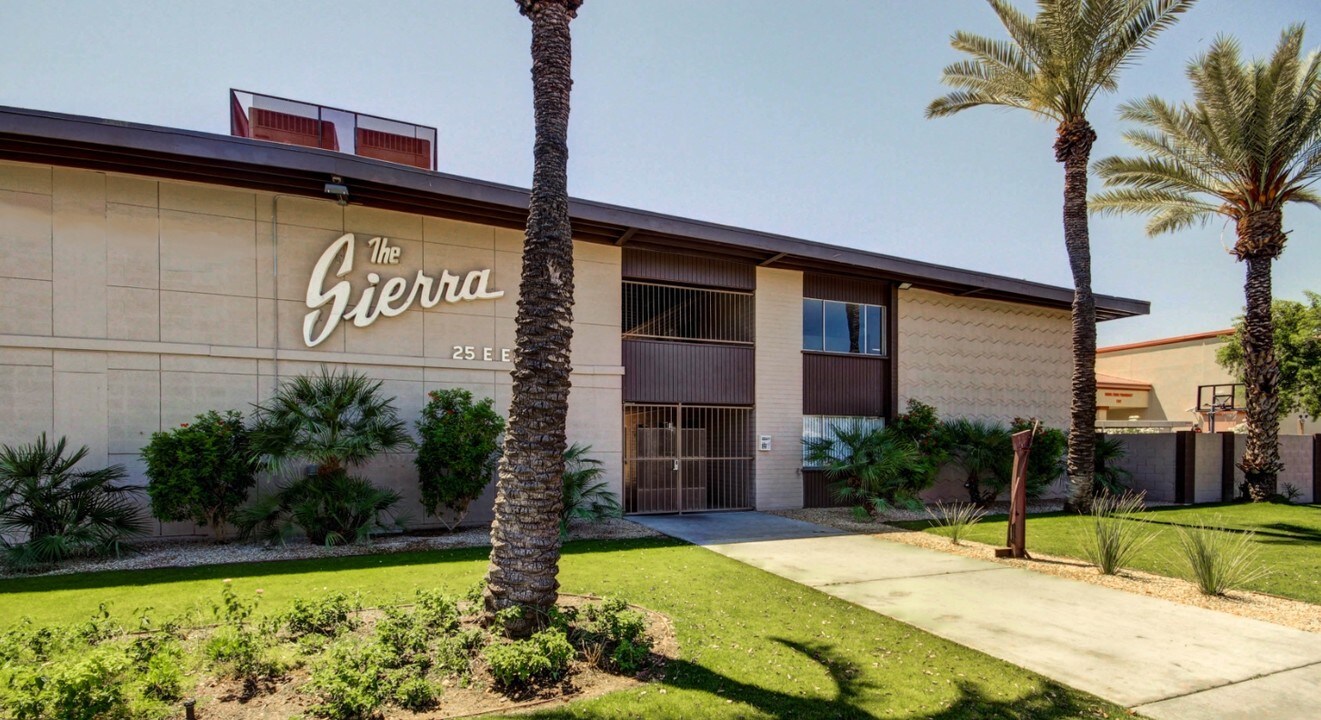 The Sierra Apartments in Phoenix, AZ - Foto de edificio