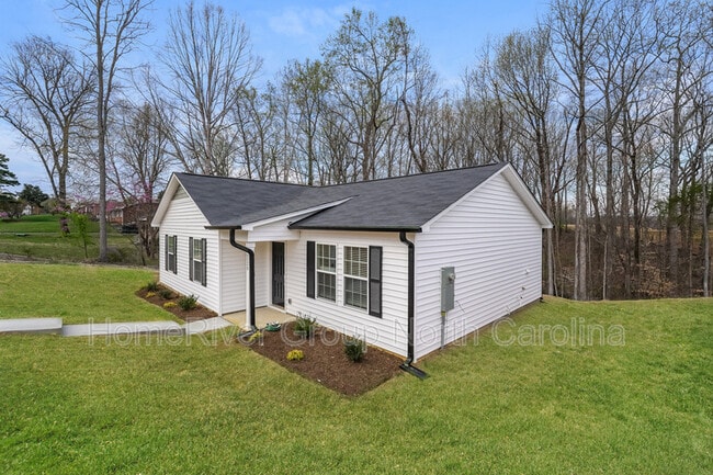 2820 Carrollwood Dr in Winston-Salem, NC - Building Photo - Building Photo