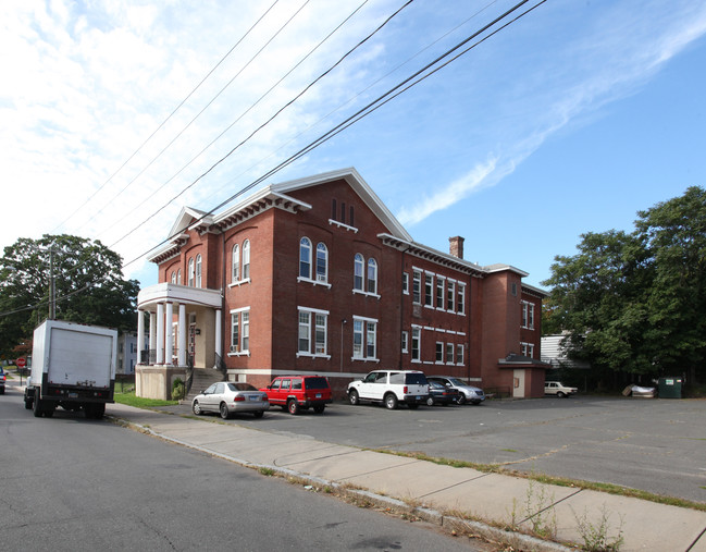 111 Franklin Sq in New Britain, CT - Foto de edificio - Building Photo