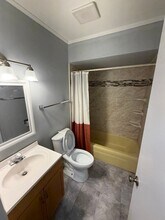 821 Bode Rd, Unit 12 in Elgin, IL - Foto de edificio - Building Photo