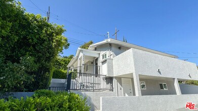 2749 Griffith Park Blvd in Los Angeles, CA - Building Photo - Building Photo