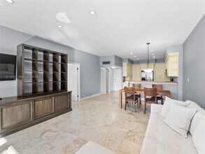 5 Island Ave in Miami Beach, FL - Building Photo - Building Photo