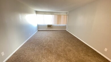 Eat Street Flat LLC in Minneapolis, MN - Building Photo - Building Photo