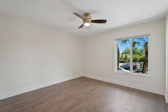8601 Huron Ct in Tampa, FL - Building Photo - Building Photo