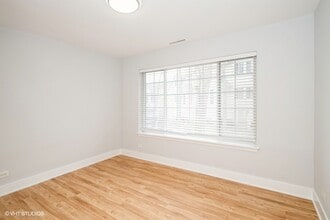 77 N Macgillis Dr in Round Lake, IL - Building Photo - Building Photo