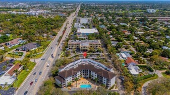 1100 Pine Ridge Rd in Naples, FL - Building Photo