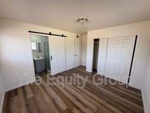 428 W Wayside Dr in Dinuba, CA - Foto de edificio - Building Photo