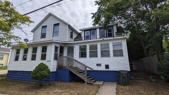 1464 Beach St in Muskegon, MI - Building Photo