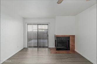 1065 W 1st St in Tempe, AZ - Foto de edificio - Building Photo