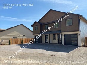 1022 Arthur Way NW in Salem, OR - Building Photo - Building Photo