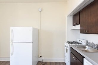 3335 W Diversey Ave in Chicago, IL - Building Photo - Building Photo