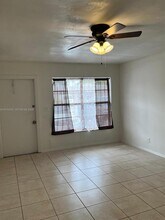 7721 SW 10th Ct in North Lauderdale, FL - Building Photo - Building Photo