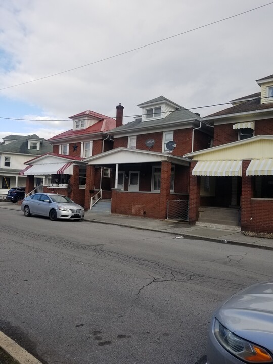 2603 Dysart Ave, Unit Secondfloor,duplex in Altoona, PA - Building Photo