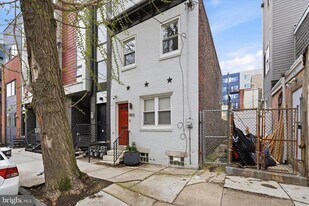 1902 E Hagert St in Philadelphia, PA - Building Photo