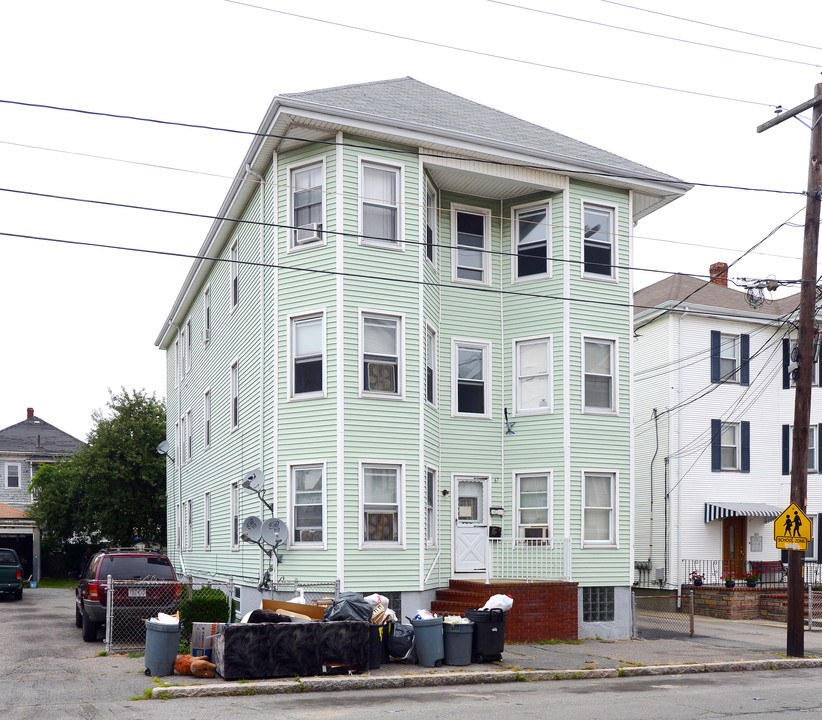 67 Hathaway St in New Bedford, MA - Building Photo