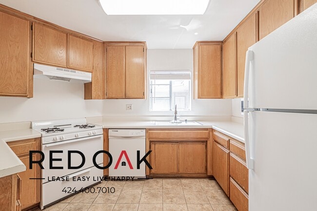 10201 Woodbine St in Los Angeles, CA - Building Photo - Building Photo