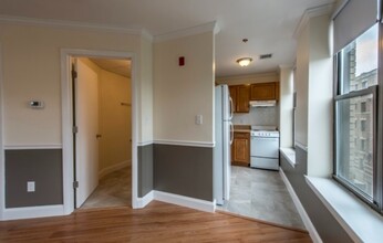 1126 Boylston St, Unit 606 in Boston, MA - Building Photo - Building Photo