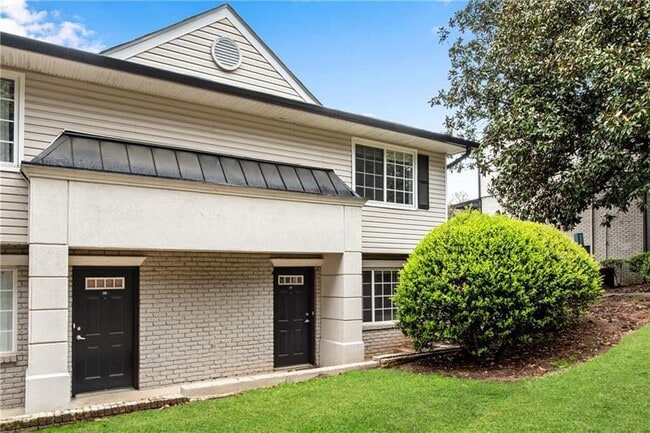 property at 6940 Roswell Rd