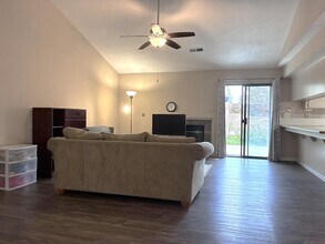 1430 Fir Ave in Clovis, CA - Building Photo - Building Photo