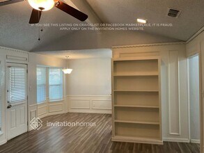 340 NW Summercrest Blvd in Burleson, TX - Foto de edificio - Building Photo