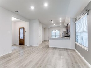 4120 Spur Trail Dr in Denton, TX - Building Photo - Building Photo