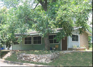 Campus Flats in Austin, TX - Foto de edificio - Building Photo