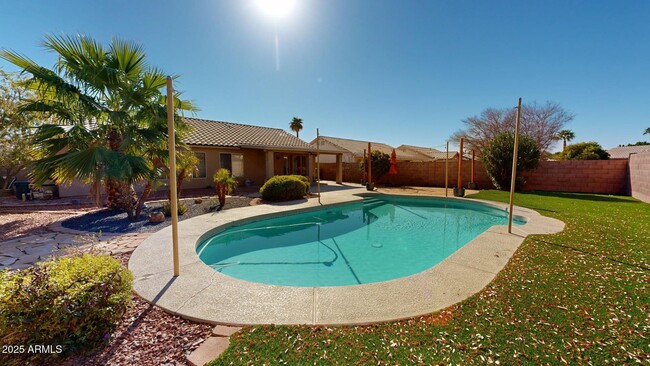 6012 W Blackhawk Dr in Glendale, AZ - Building Photo - Building Photo