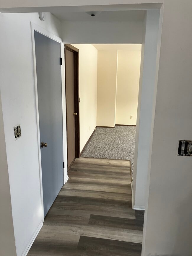 9165 W Allerton Ave in Greenfield, WI - Building Photo - Building Photo