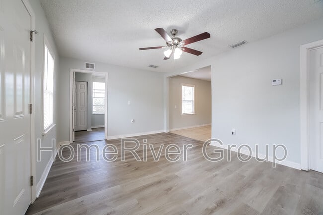 3110 W Hartnett Ave in Tampa, FL - Building Photo - Building Photo