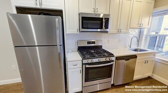 47 Sheridan St, Unit B Apartamentos