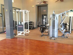 2516 Centergate Dr in Miramar, FL - Building Photo - Building Photo
