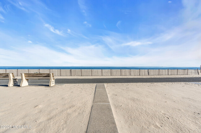 115 Beach Front in Manasquan, NJ - Building Photo - Building Photo