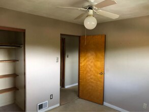 21 Terrace Dr in Crafton, PA - Building Photo - Building Photo