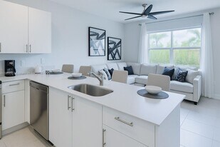 35714 SW 178th Ct in Homestead, FL - Building Photo