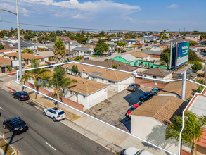 14100 Inglewood Ave in Hawthorne, CA - Building Photo - Building Photo