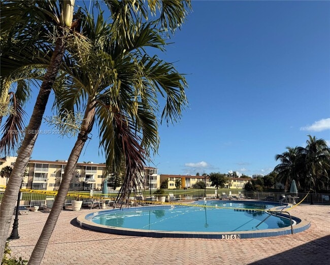 2820 NE 201st Terrace in Aventura, FL - Building Photo - Building Photo