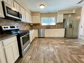 19419 Moonhollow Dr in Houston, TX - Building Photo - Building Photo