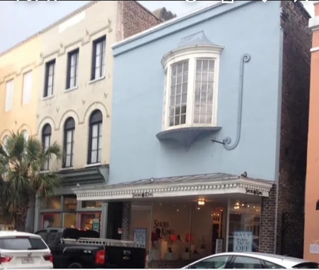 335 King St