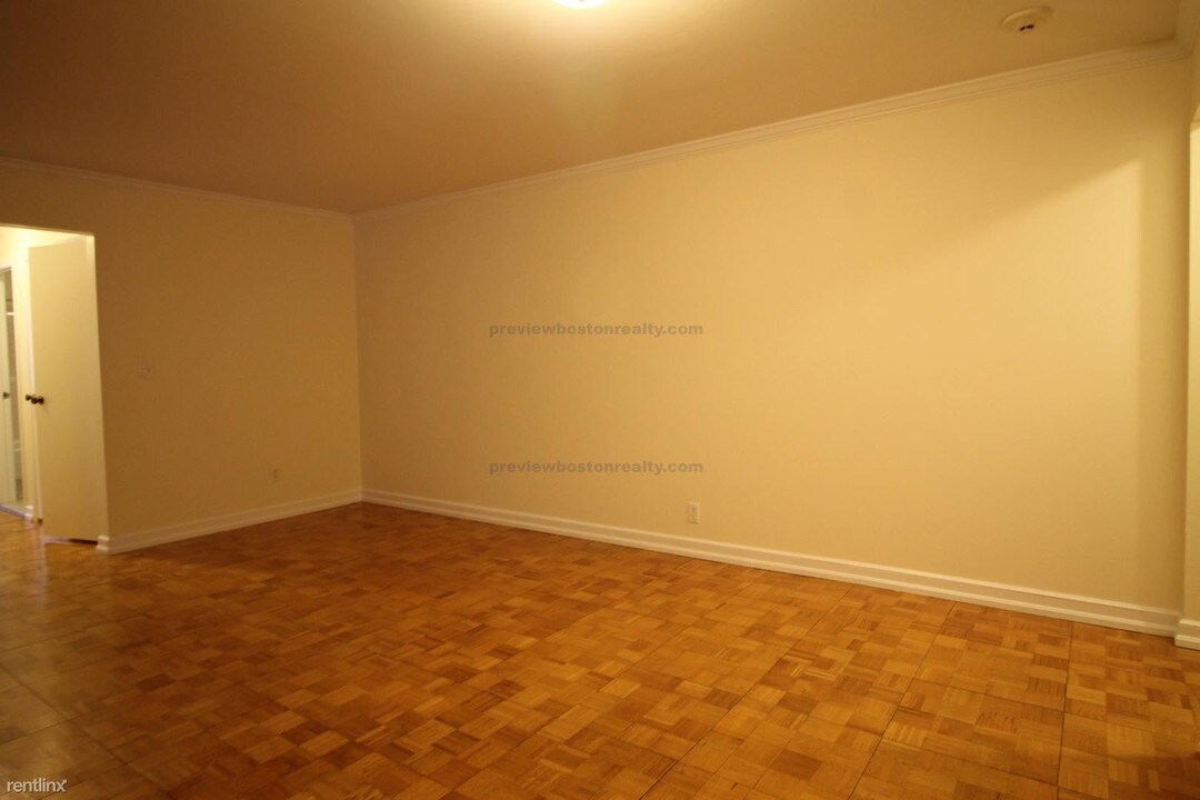9 Captain Parker Arms-Unit -APT# 24-OJ in Lexington, MA - Building Photo