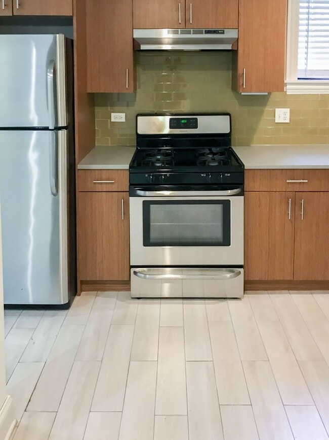 3706 N Wilton Ave, Unit 3 in Chicago, IL - Building Photo - Building Photo